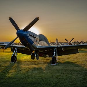 通販で航空機のスケールモデルのプラモデルもあります